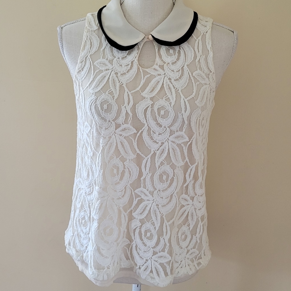Ing cream lace peter pan collar blouse size small